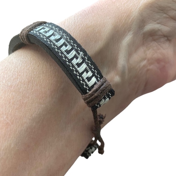 Tribal Mens Beach Surfer Earthy Brown Leather Bracelet Silver & Black Design - Picture 5 of 6